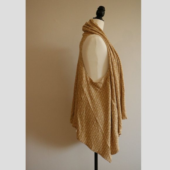 π¨π¦ Leave Nothing But Footprints Shawl/Shrug - Picture 2 of 7